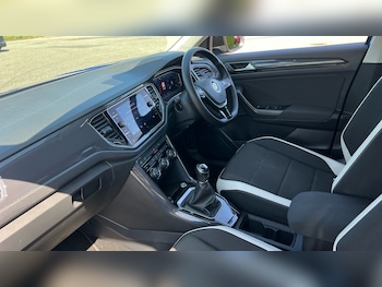 Used Volkswagen T-Roc 2020 for sale - 78325304: Photo