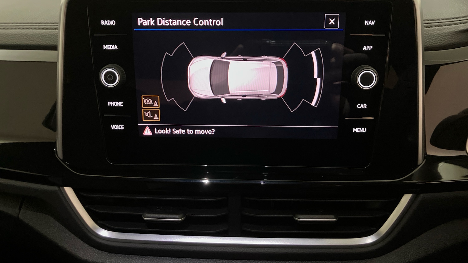Used Volkswagen T-Roc 2023 for sale - 76329879: Photo 21