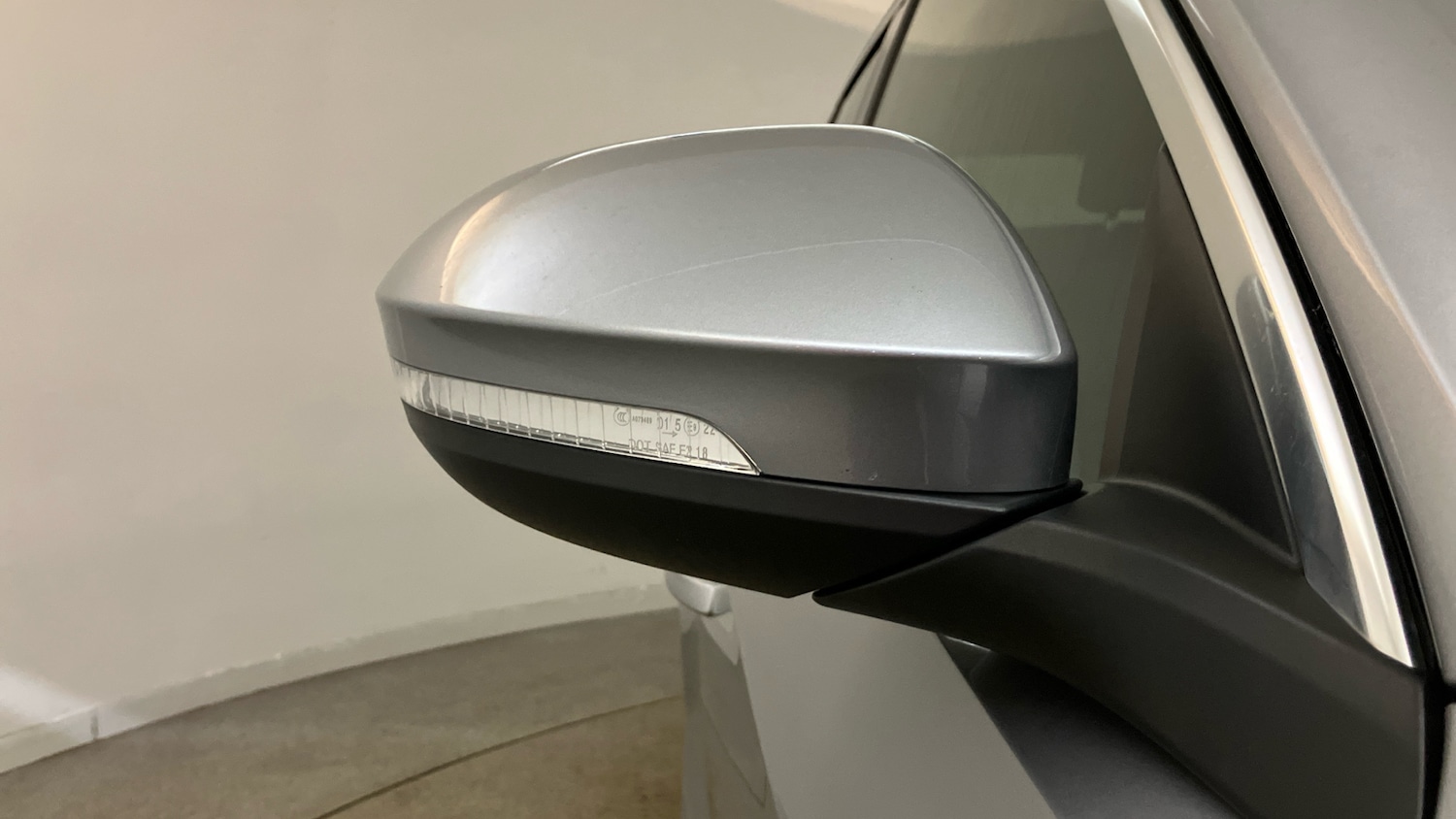 Used Volkswagen T-Roc 2023 for sale - 76329879: Photo 29