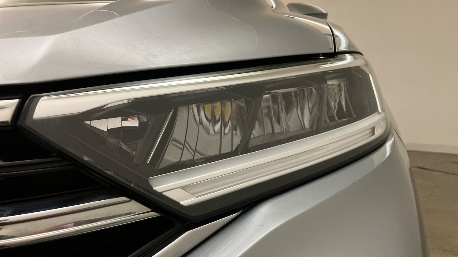 Used Volkswagen T-Roc 2023 for sale - 76329879: Photo 32