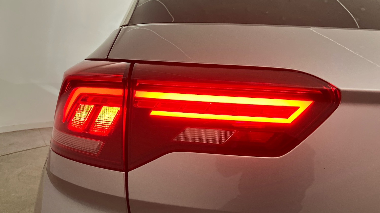 Used Volkswagen T-Roc 2023 for sale - 76329879: Photo 33