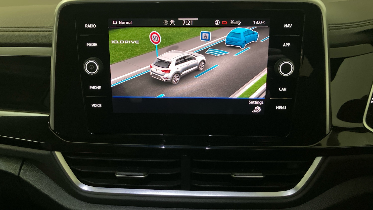 Used Volkswagen T-Roc 2023 for sale - 76329879: Photo 43