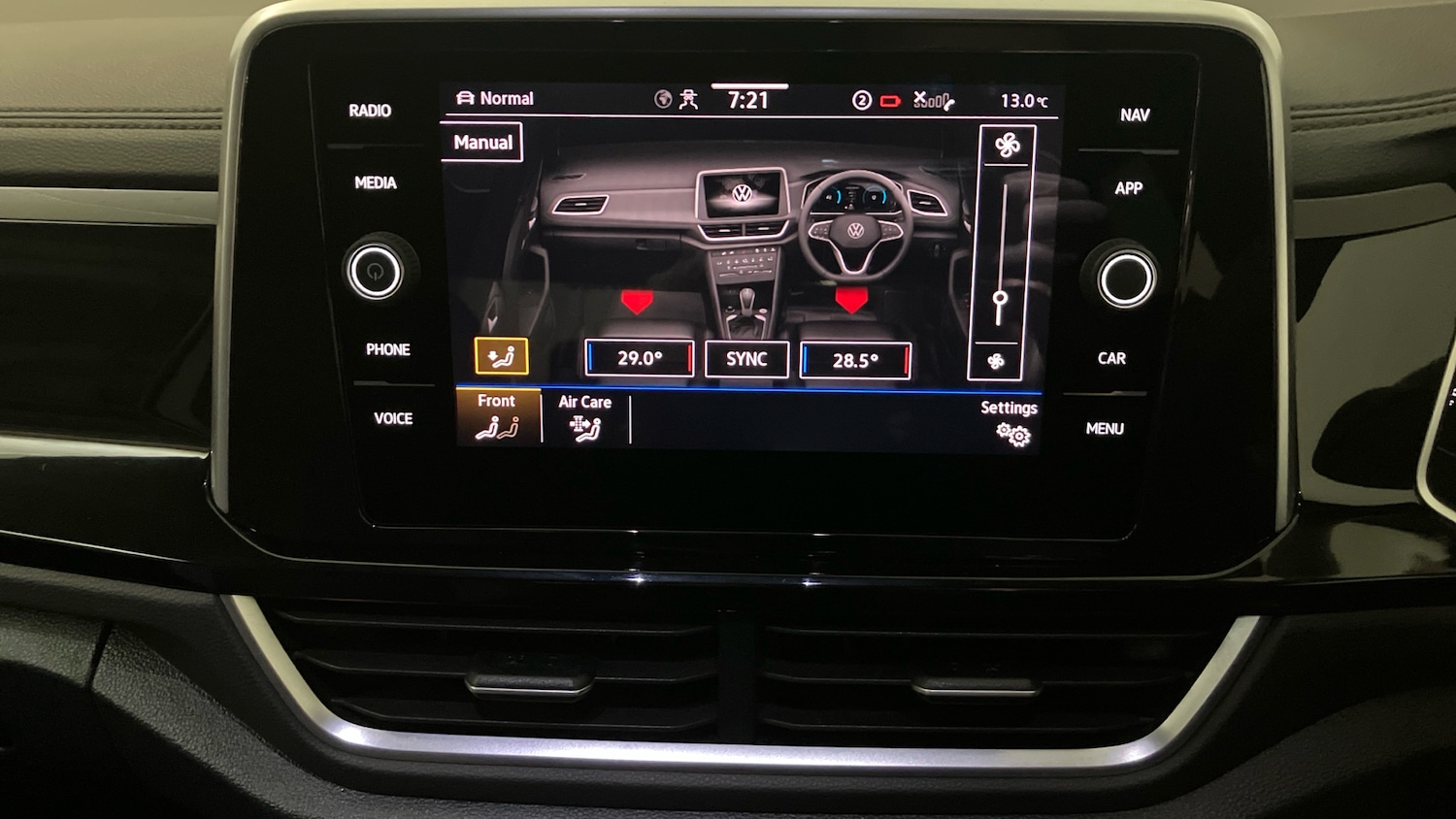 Used Volkswagen T-Roc 2023 for sale - 76329879: Photo 44