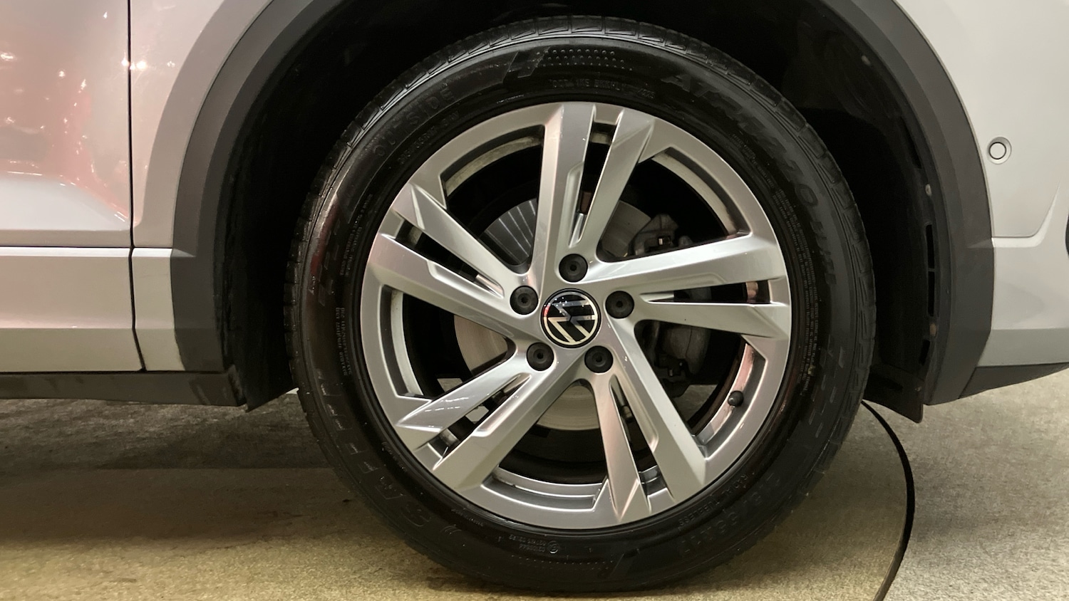 Used Volkswagen T-Roc 2023 for sale - 76329879: Photo 5