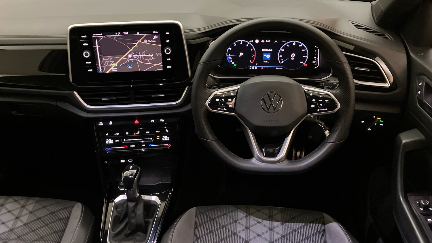 Used Volkswagen T-Roc 2023 for sale - 76329879: Photo 9