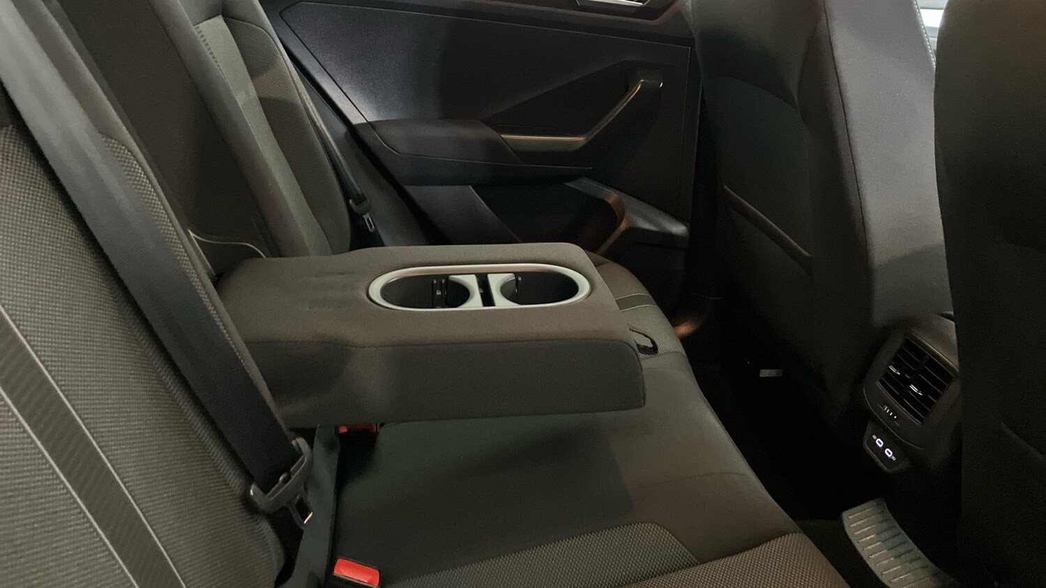 Used Volkswagen T-Roc 2023 for sale - 75955932: Photo 29