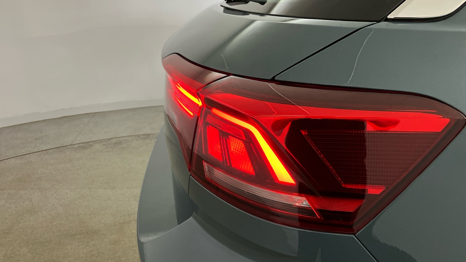 Used Volkswagen T-Roc 2023 for sale - 75955932: Photo 33