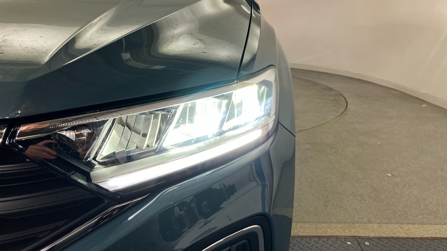 Used Volkswagen T-Roc 2023 for sale - 75955932: Photo 42