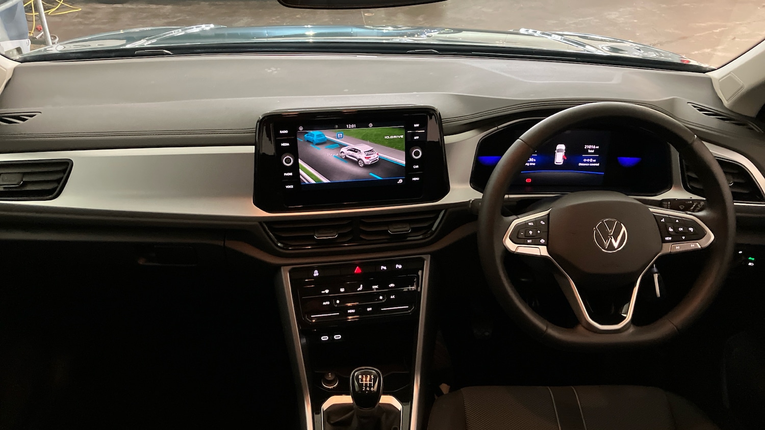 Used Volkswagen T-Roc 2023 for sale - 75955932: Photo 9