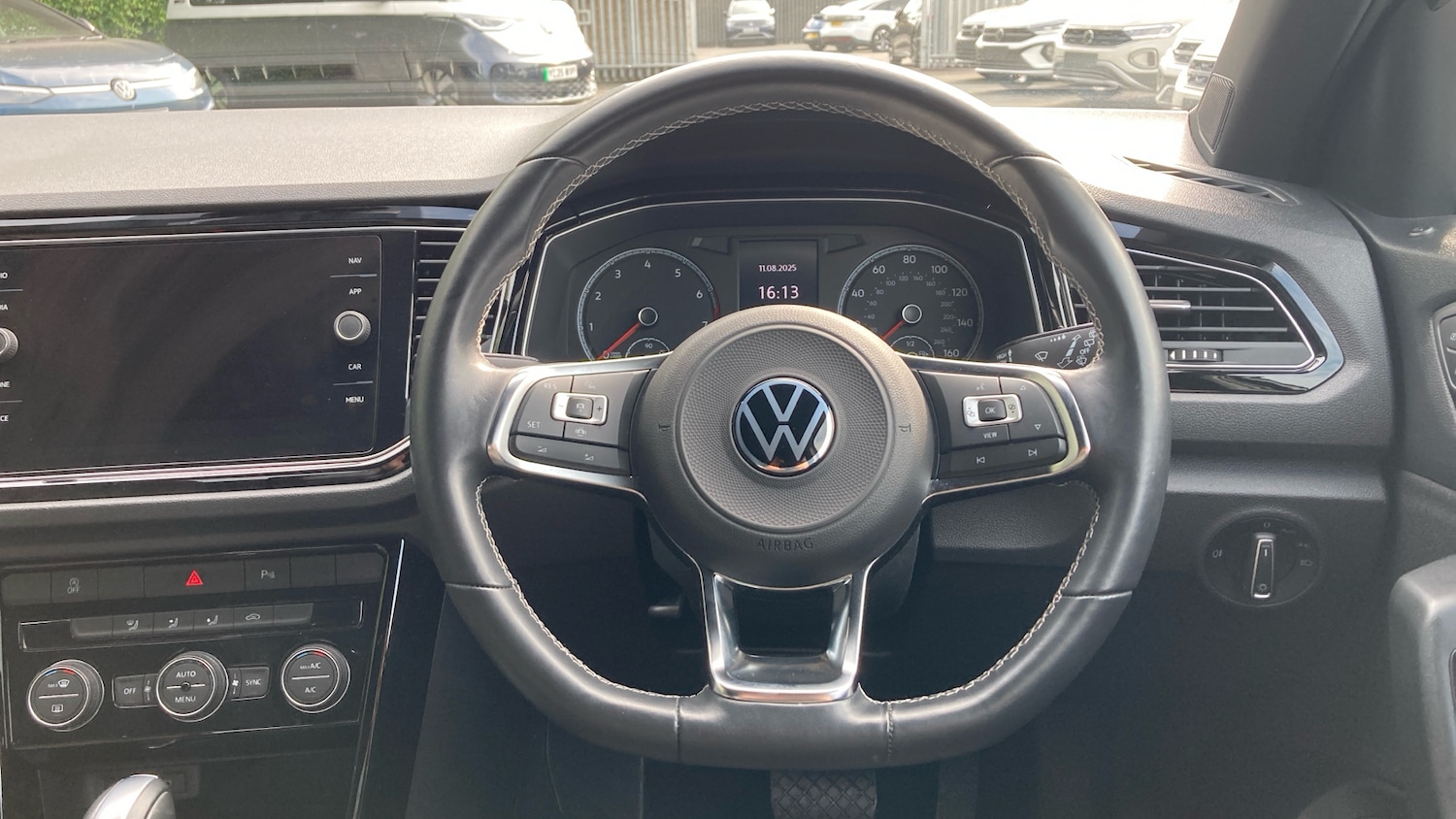 Used Volkswagen T-Roc 2021 for sale - 76598491: Photo 10