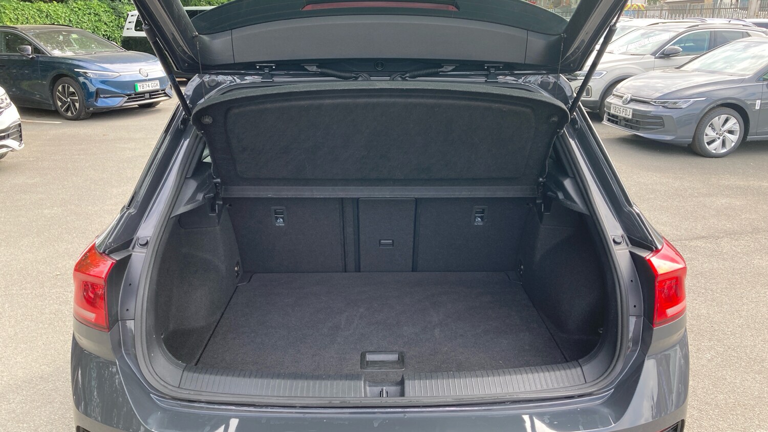 Used Volkswagen T-Roc 2021 for sale - 76598491: Photo 20