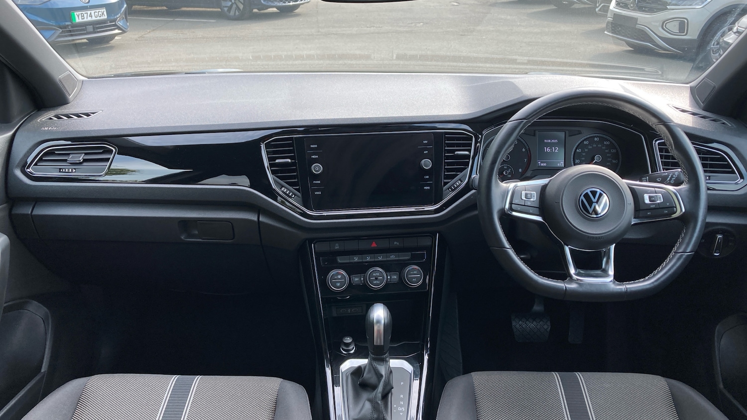 Used Volkswagen T-Roc 2021 for sale - 76598491: Photo 9