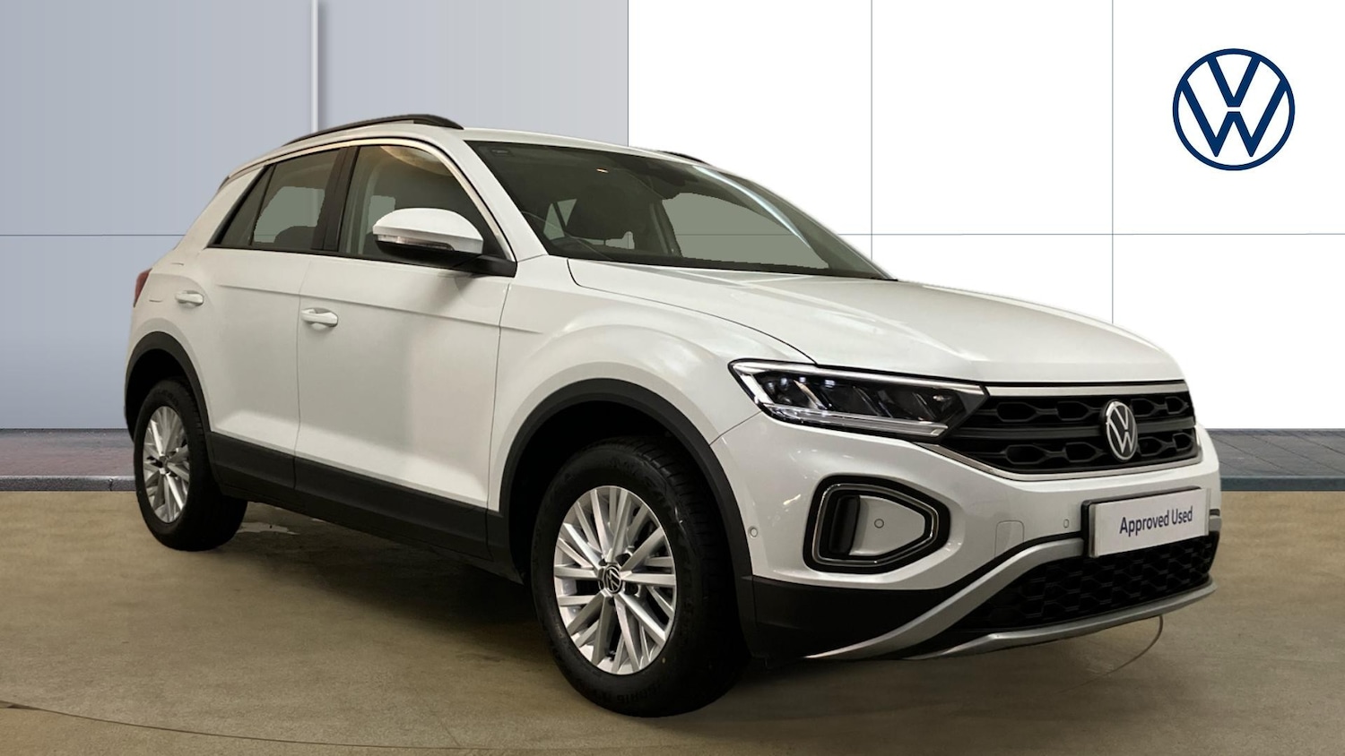 Used Volkswagen T-Roc 2023 for sale - 76101262: Photo 1