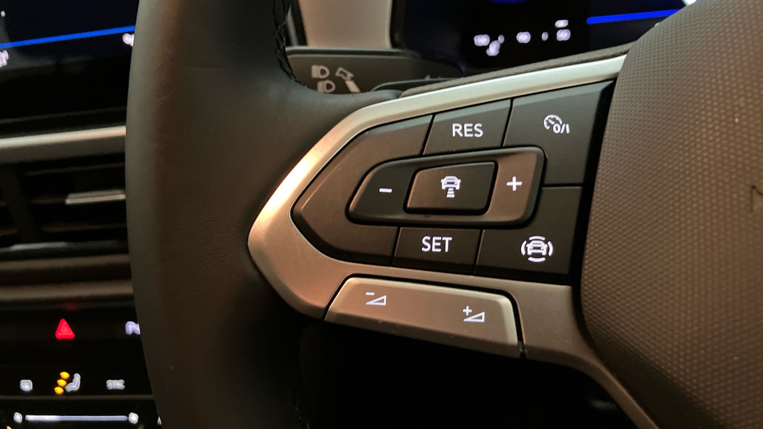 Used Volkswagen T-Roc 2023 for sale - 76101262: Photo 17