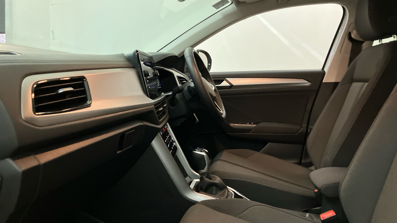 Used Volkswagen T-Roc 2023 for sale - 76101262: Photo 22