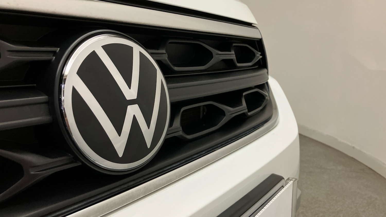 Used Volkswagen T-Roc 2023 for sale - 76101262: Photo 29