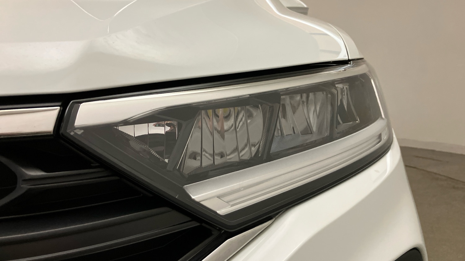 Used Volkswagen T-Roc 2023 for sale - 76101262: Photo 30