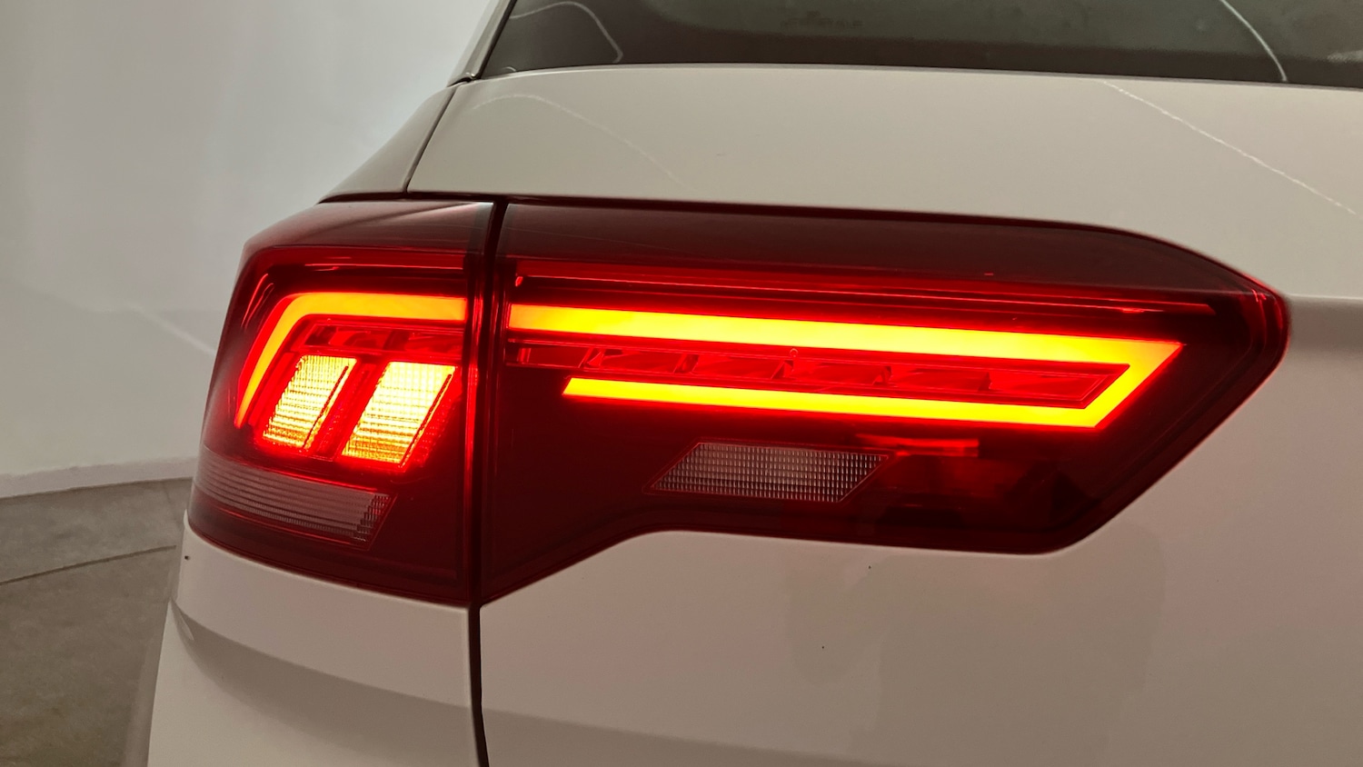 Used Volkswagen T-Roc 2023 for sale - 76101262: Photo 31