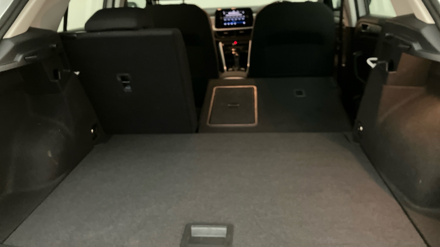 Used Volkswagen T-Roc 2023 for sale - 76101262: Photo 35