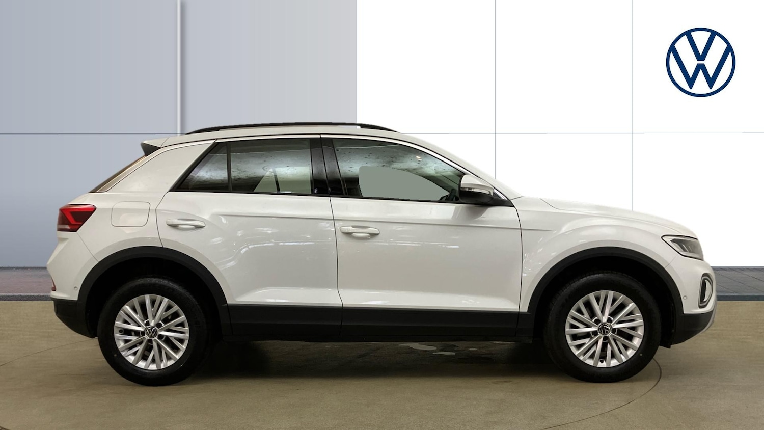 Used Volkswagen T-Roc 2023 for sale - 76101262: Photo 4