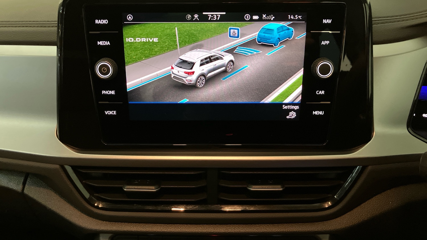 Used Volkswagen T-Roc 2023 for sale - 76101262: Photo 40