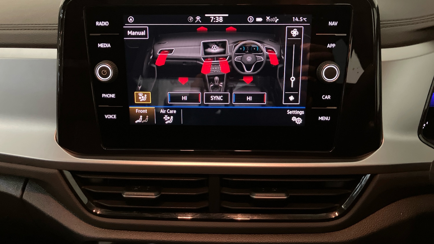 Used Volkswagen T-Roc 2023 for sale - 76101262: Photo 42