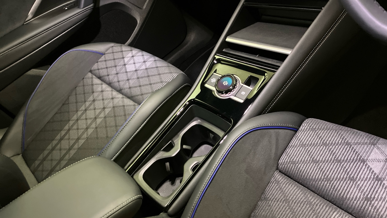 Used Volkswagen Touran 2025 for sale - 77025272: Photo 14