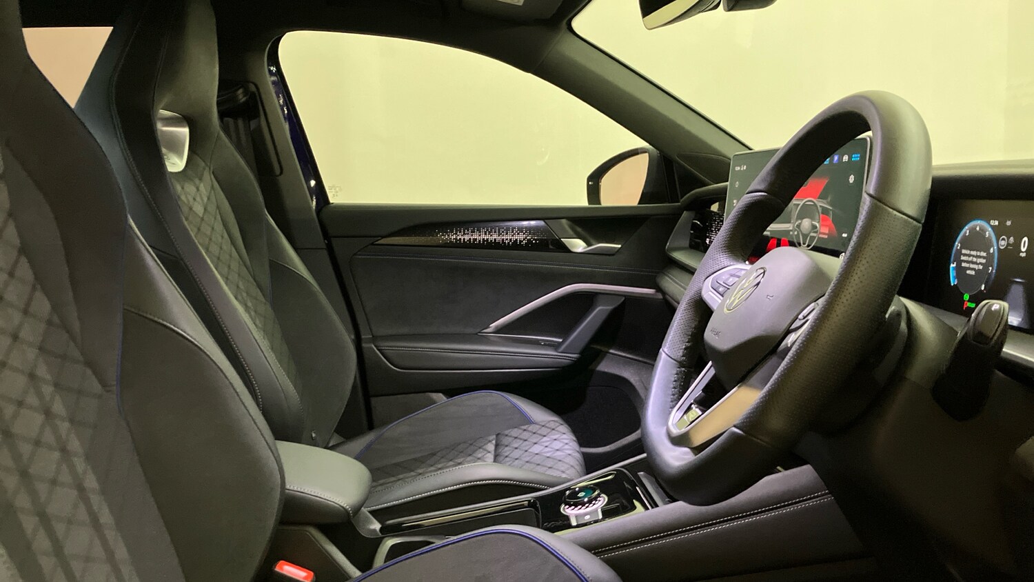 Used Volkswagen Touran 2025 for sale - 77025272: Photo 15