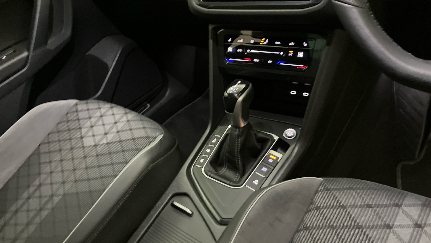 Used Volkswagen Tiguan 2024 for sale - 76450227: Photo 14