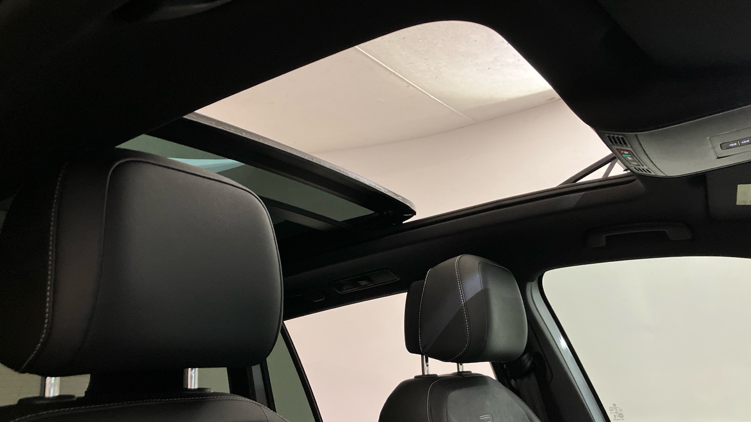 Used Volkswagen Tiguan 2024 for sale - 76450227: Photo 31