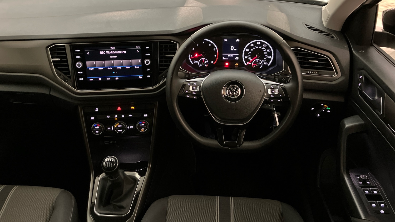 Used Volkswagen T-Roc 2018 for sale - 77288937: Photo 9