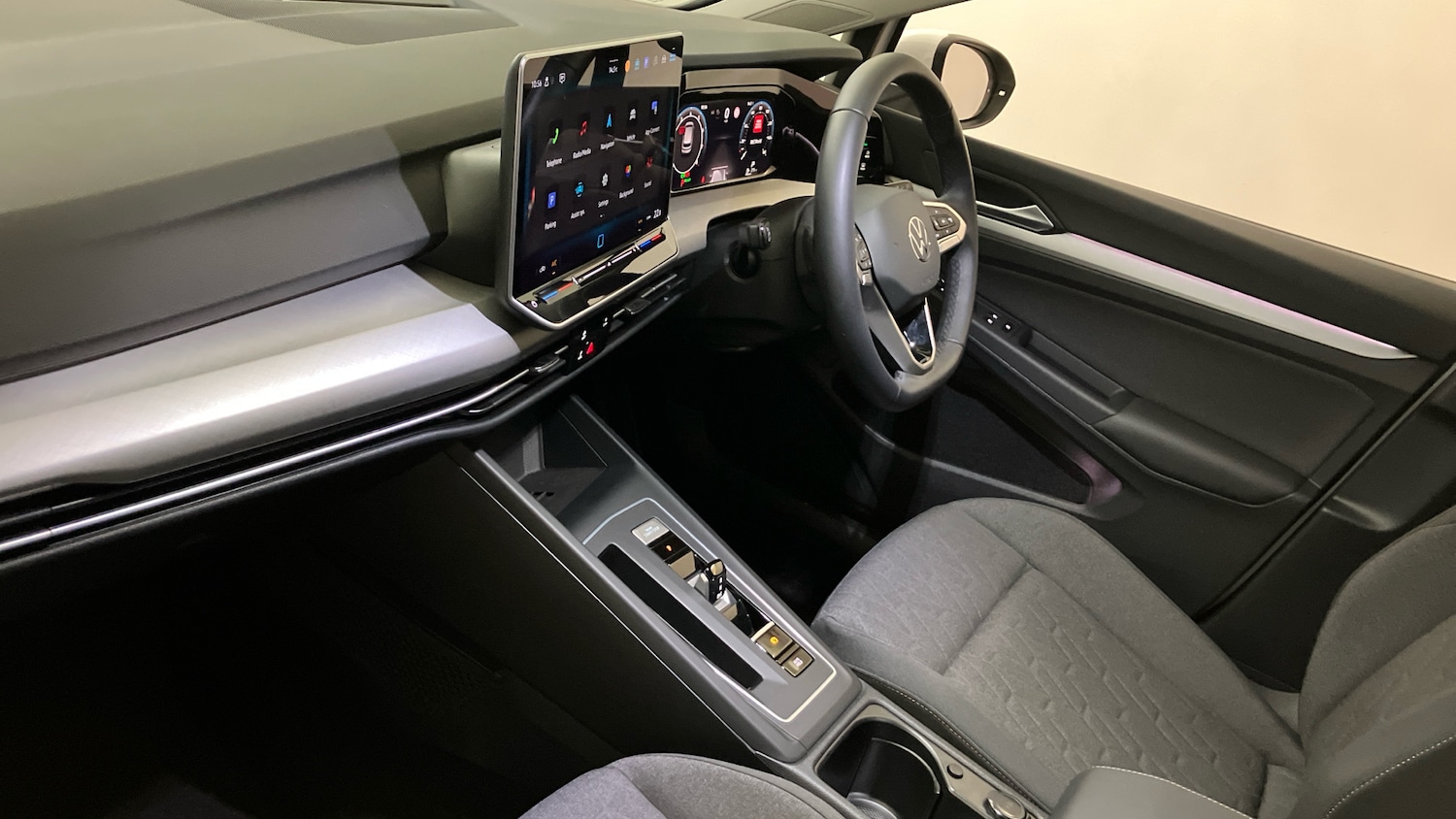 Used Volkswagen Golf 2024 for sale - 76354911: Photo 2