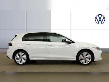 Used Volkswagen Golf 2024 for sale - 76354911: Photo