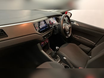 Used Volkswagen Polo 2018 for sale - 76391614: Photo