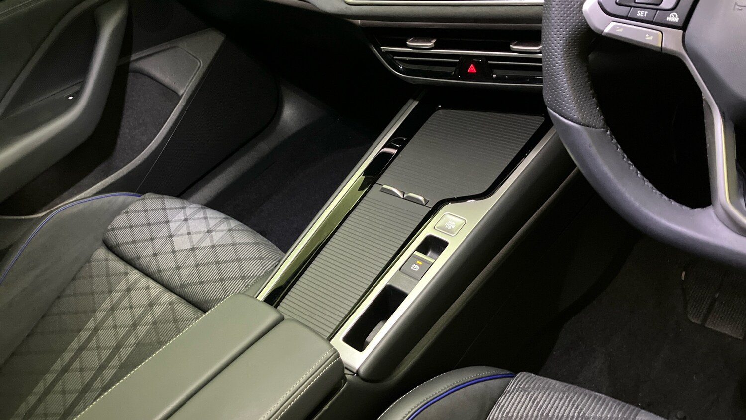 Used Volkswagen Passat 2025 for sale - 76696877: Photo 14