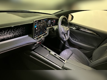 Used Volkswagen Passat 2025 for sale - 76696877: Photo