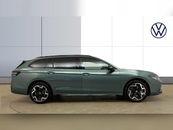 Used Volkswagen Passat 2025 for sale - 76696877: Photo