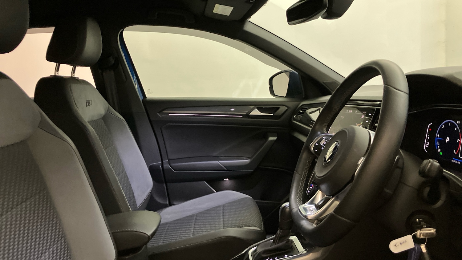 Used Volkswagen T-Roc 2021 for sale - 76564916: Photo 15