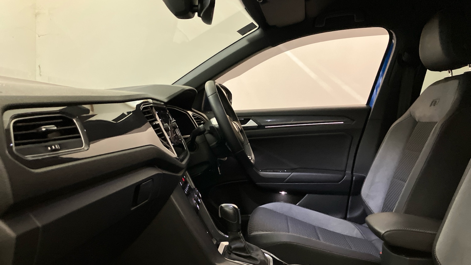 Used Volkswagen T-Roc 2021 for sale - 76564916: Photo 24