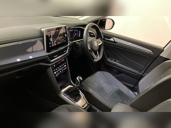 Used Volkswagen T-Roc 2022 for sale - 78542326: Photo