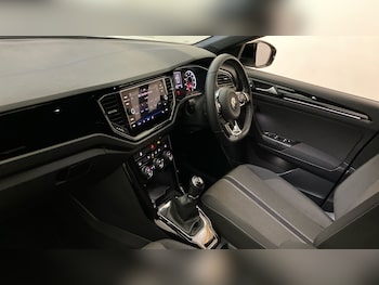 Used Volkswagen T-Roc 2021 for sale - 77804356: Photo