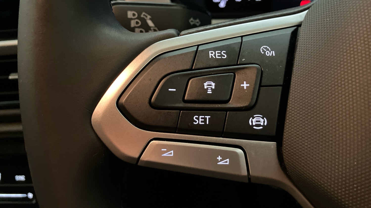 Used Volkswagen T-Roc 2025 for sale - 76796794: Photo 17