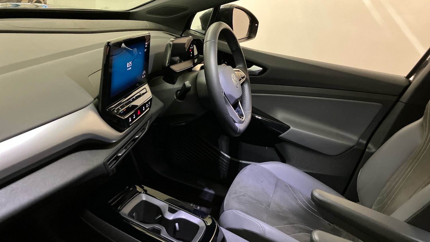 Used Volkswagen ID.4 2022 for sale - 76882329: Photo 2