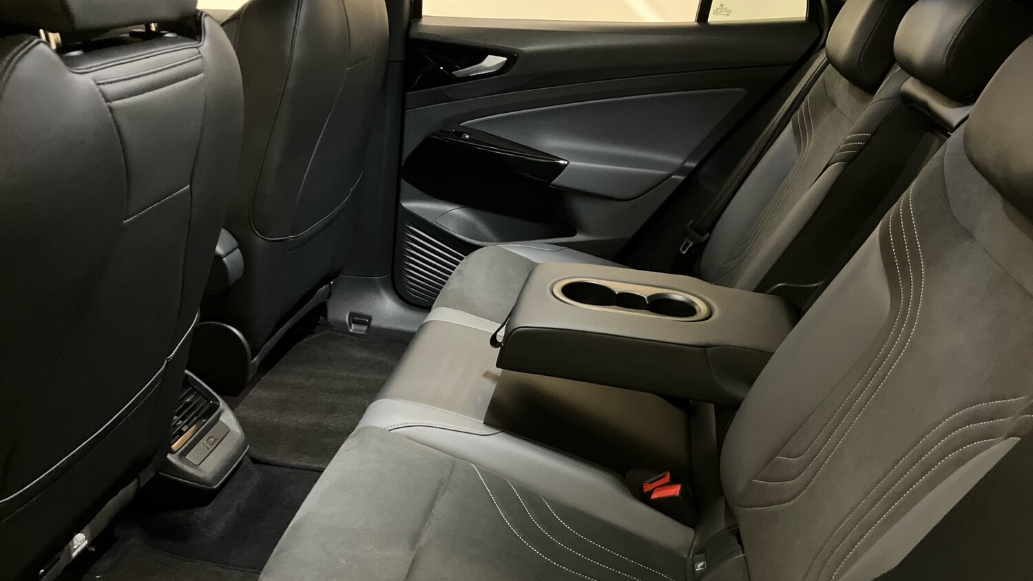 Used Volkswagen ID.4 2022 for sale - 76882329: Photo 25