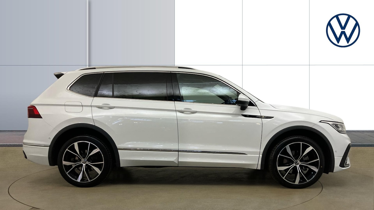 Used Volkswagen Tiguan Allspace 2023 for sale - 76048923: Photo 4