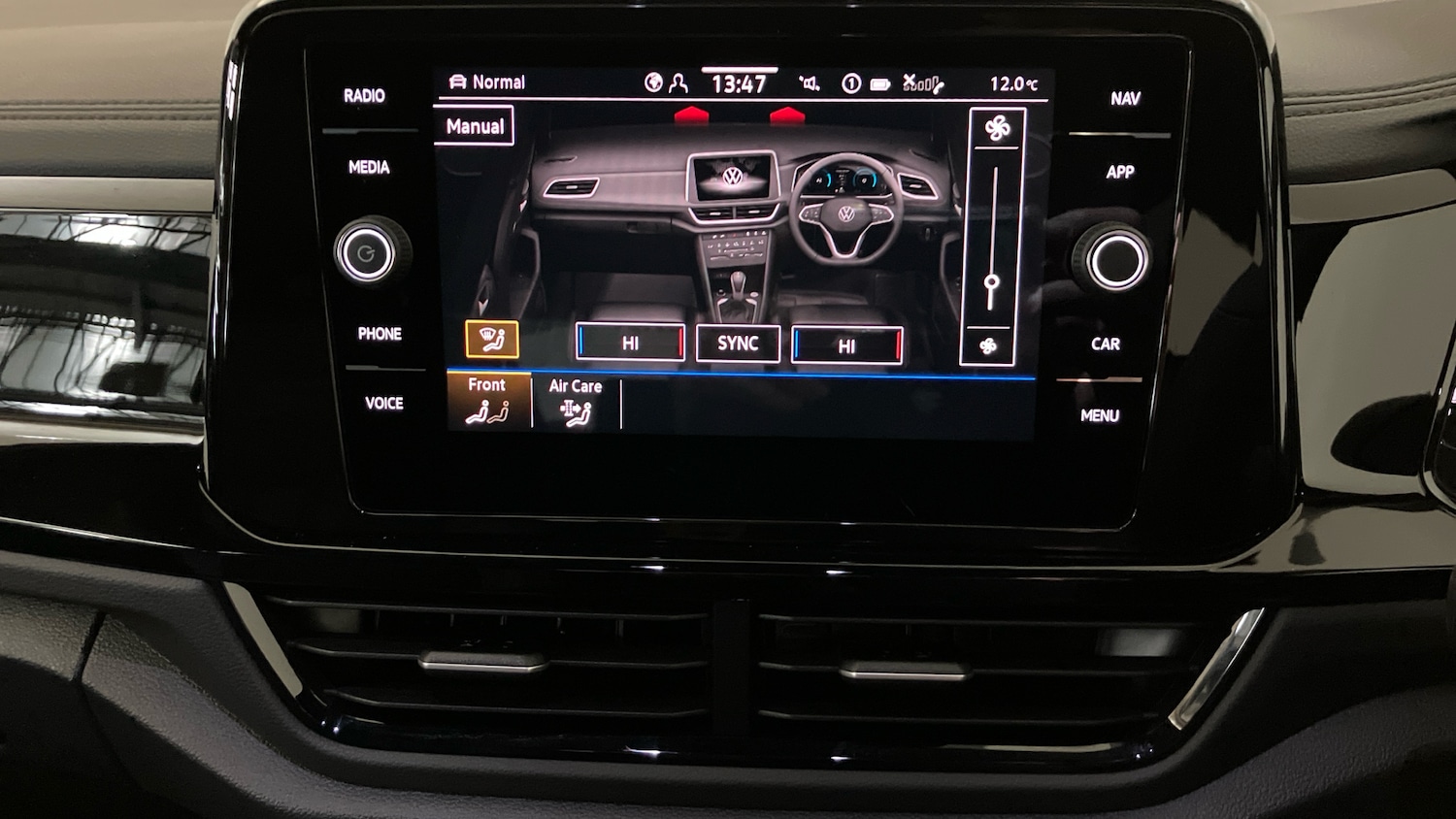 Used Volkswagen T-Roc 2025 for sale - 76193764: Photo 13