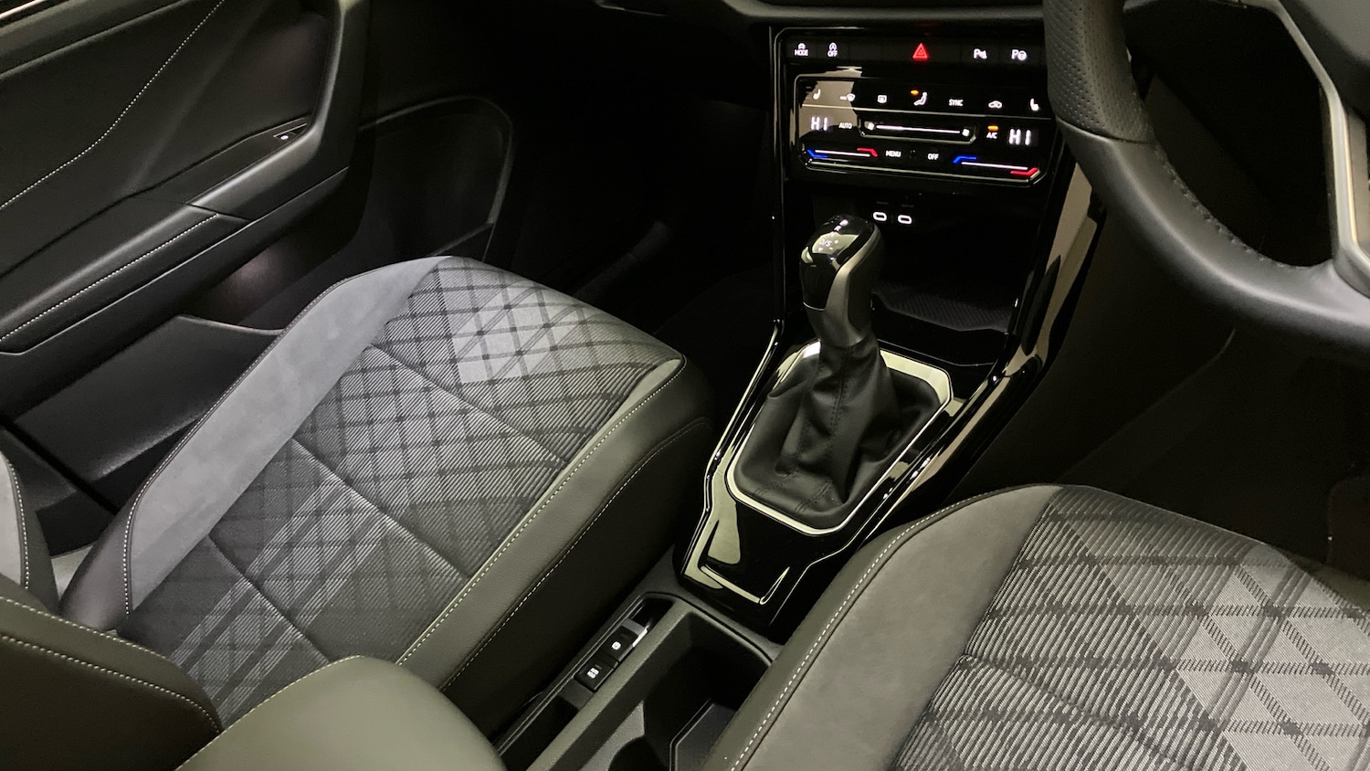 Used Volkswagen T-Roc 2025 for sale - 76193764: Photo 14