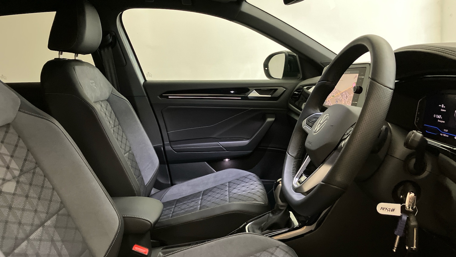 Used Volkswagen T-Roc 2025 for sale - 76193764: Photo 15