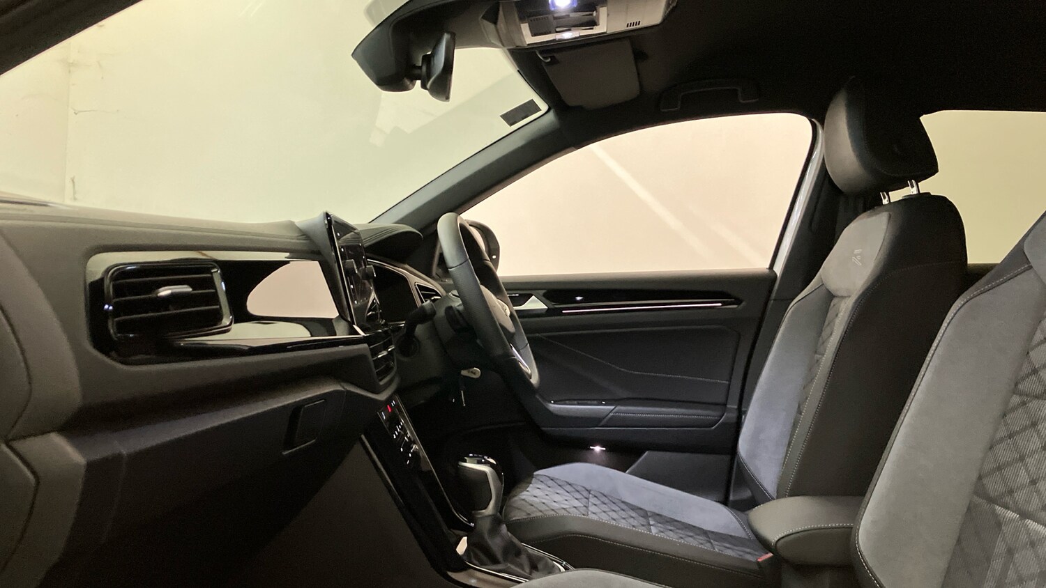 Used Volkswagen T-Roc 2025 for sale - 76193764: Photo 24