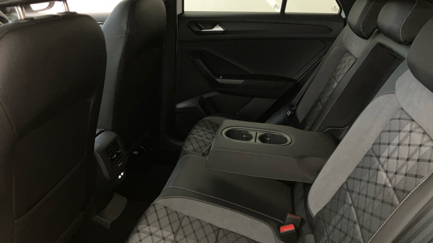 Used Volkswagen T-Roc 2025 for sale - 76193764: Photo 25